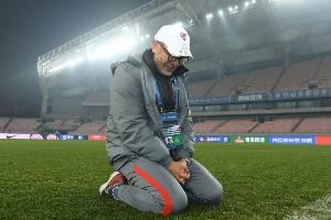 津媒：张外龙第三次在重庆执教，其人气可让球队找回球迷的支持